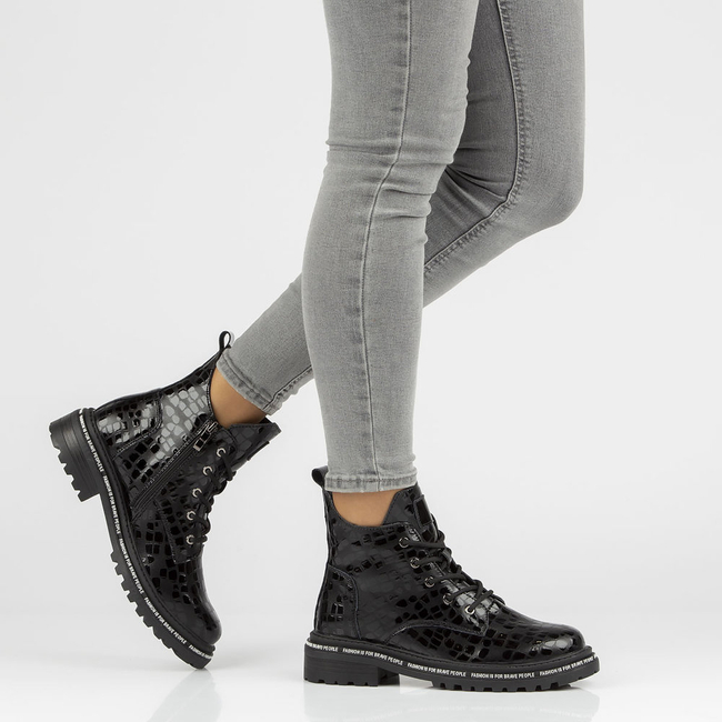 Leather ankle boots Filippo DBT3216/21 BK black