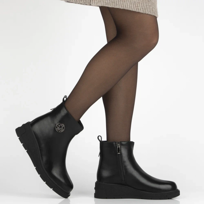 Leather ankle boots Filippo DBT7144/25 BK black