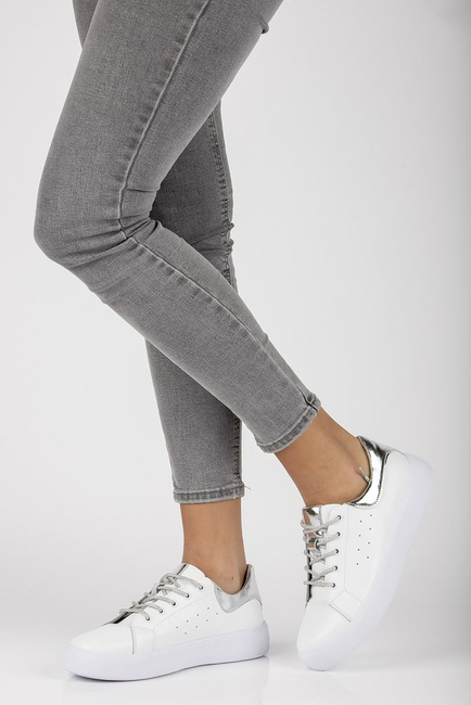 Leather shoes Filippo DP2157/21 WH white