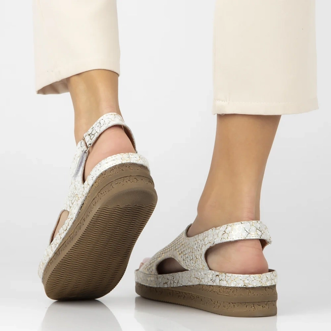 Leather sandals Maciejka L4494-35/00-1 silver