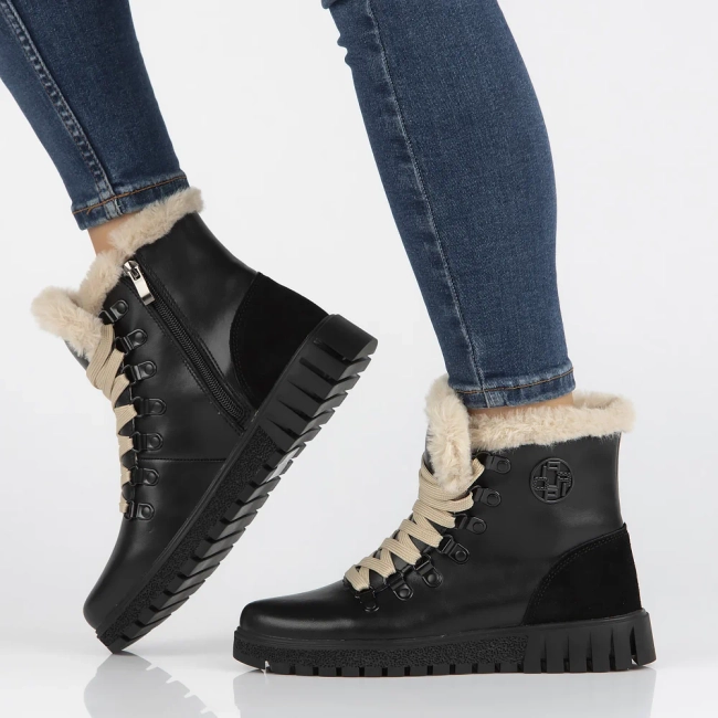 Leather ankle boots Filippo DBT6363/24 BK BE black