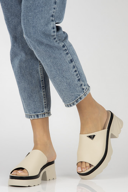 Leather flip-flops Filippo DK4616/23 BE beige