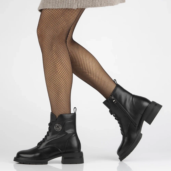 Leather ankle boots Filippo DBT6331/24 BK black