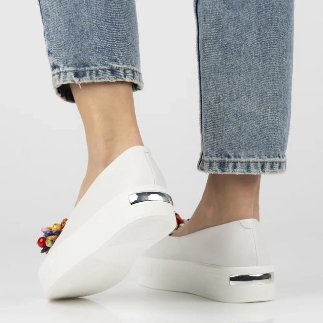 Skórzane półbuty na platformie Filippo DP6024/25 WH białe