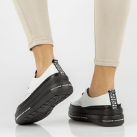 Skórzane półbuty Filippo DP3624/22 WH białe