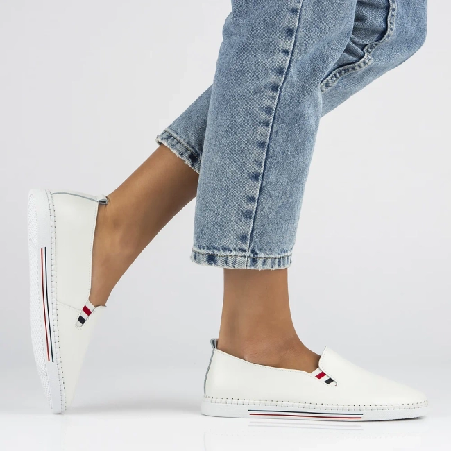 Skórzane półbuty Filippo DP066/25 WH białe