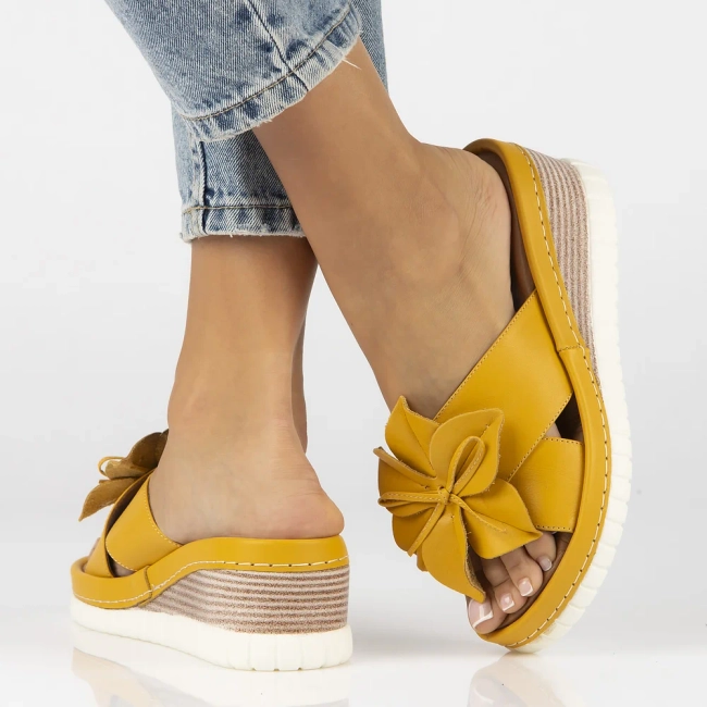 Leather flip-flops Artiker 52C0504 yellow