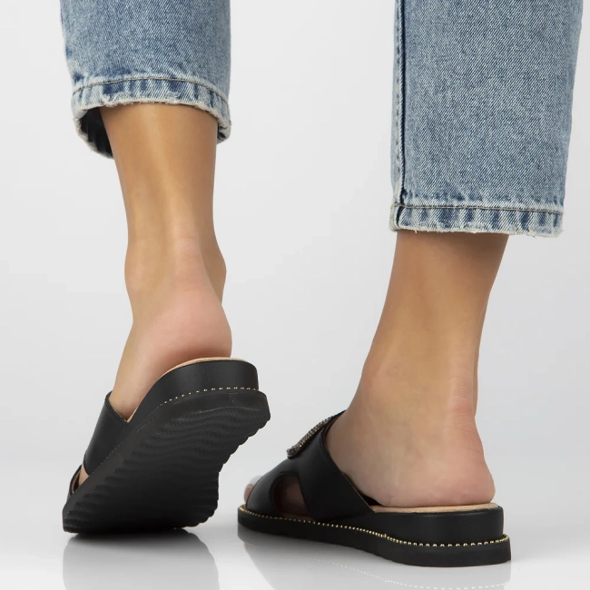 Skórzane klapki Filippo DK7041/25 BK czarne