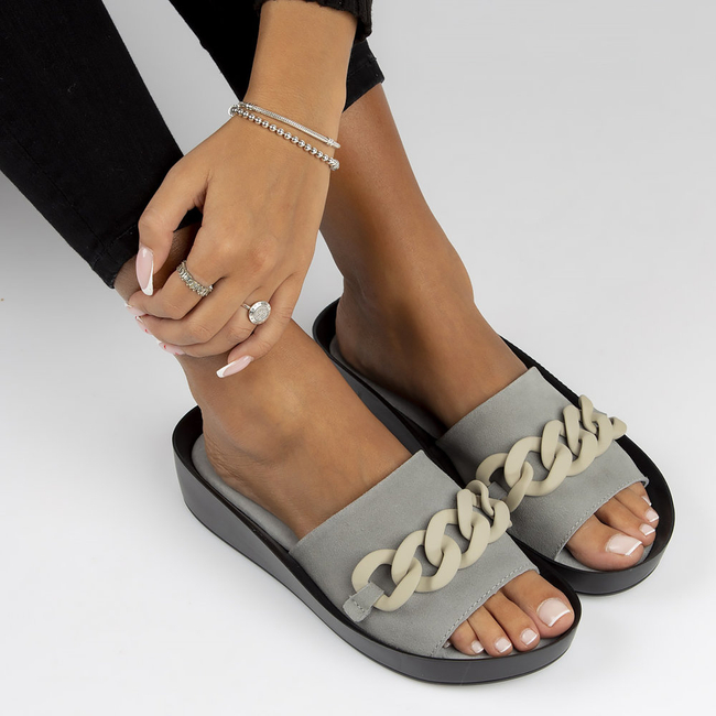 Skórzane klapki Filippo DK3593/22 GR szare