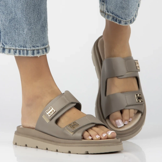 Leather flip-flops Filippo 40439 beige