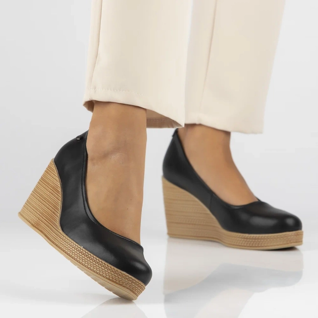 Skórzane półbuty na koturnie Filippo DP3521/24 BK czarne