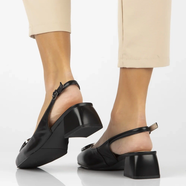 Leather pumps Filippo DP6183/24 BK black