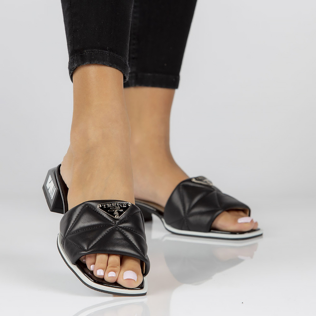 Leather flip-flops Filippo DK3905/22 BK black