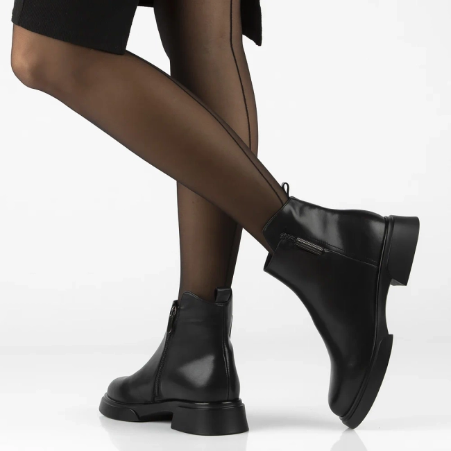 Leather ankle boots Filippo DBT7380/25 BK black