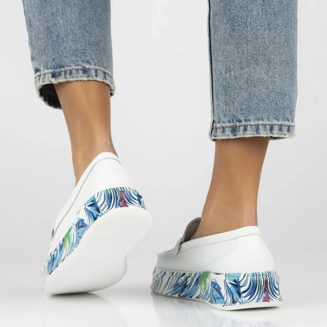 Leather shoes Filippo DP6703/25 WH white