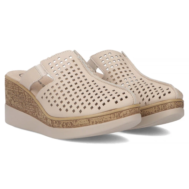 Leather flip-flops Filippo DK6818/25 BE beige