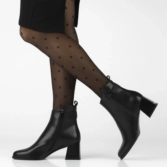 Leather ankle boots Filippo DBT7364/25 BK black