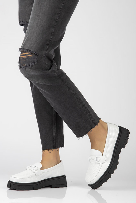 Skórzane półbuty na platformie Filippo DP4196/22 WH białe