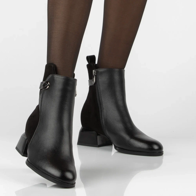 Leather heeled ankle boots Filippo DBT8046/26 BK black