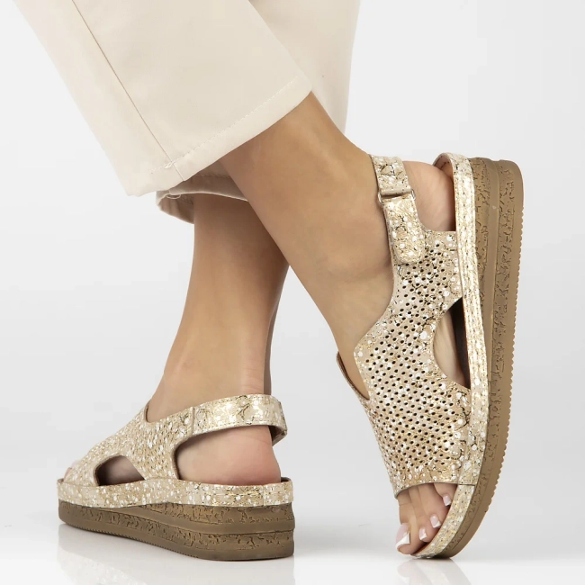 Leather sandals Maciejka L4494-25/00-1 gold