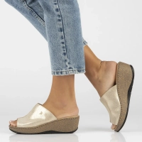 Skórzane klapki Filippo DK6251/24 GO złote