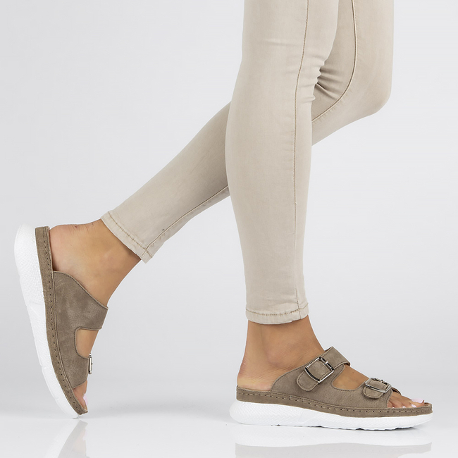 Skórzane klapki Filippo DK3516/22 BR brązowe