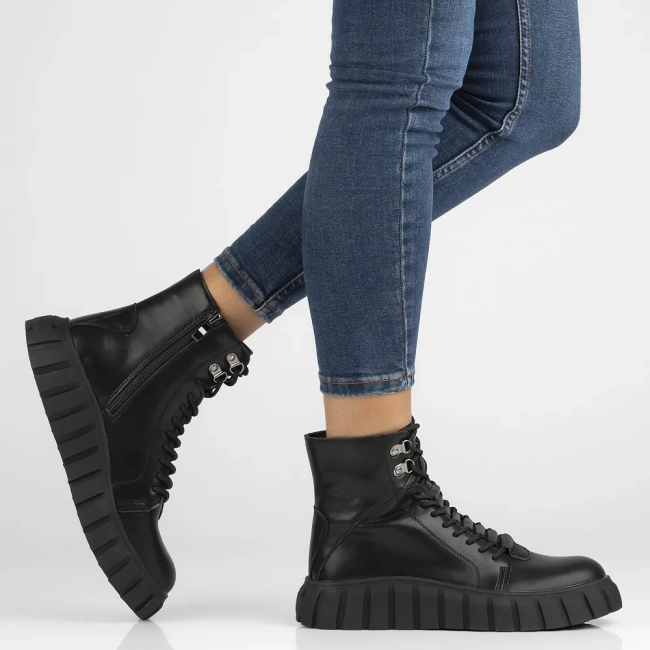 Leather ankle boots Filippo DBT6312/24 BK black