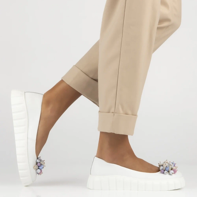 Leather shoes Filippo DP6996/25 WH white