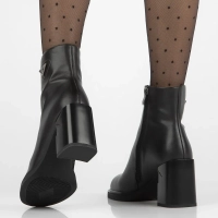 Leather ankle boots Filippo DBT6555/24 BK black