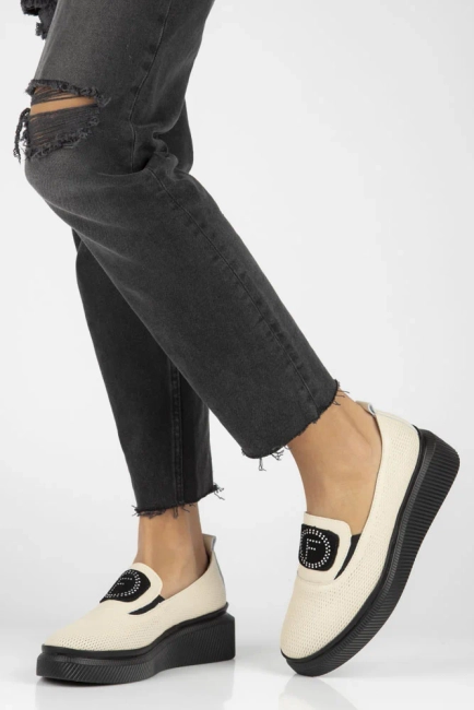 Skórzane półbuty na platformie Filippo DP4572/24 BE beżowe