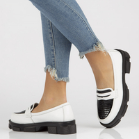 Skórzane półbuty Filippo DP3695/22 WH BK białe