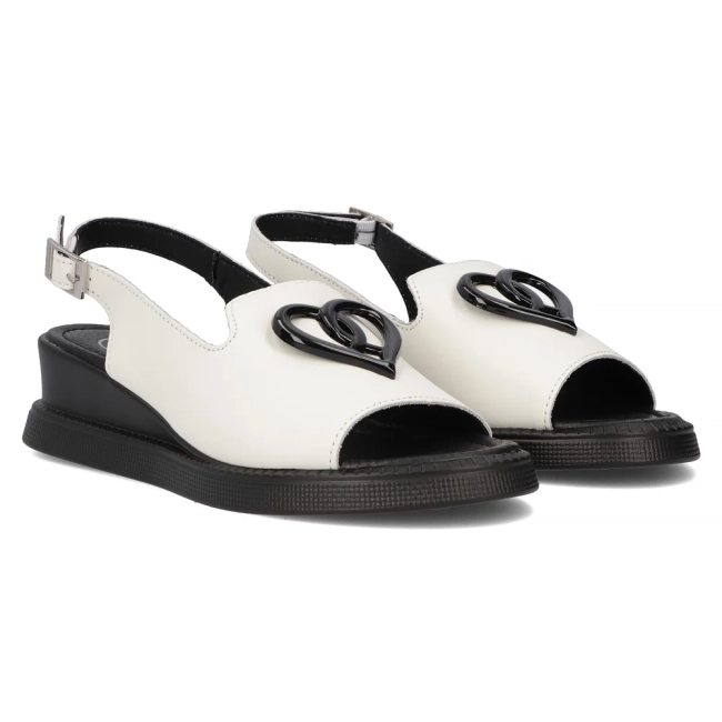 Leather sandals Filippo DS6069/24 WH white