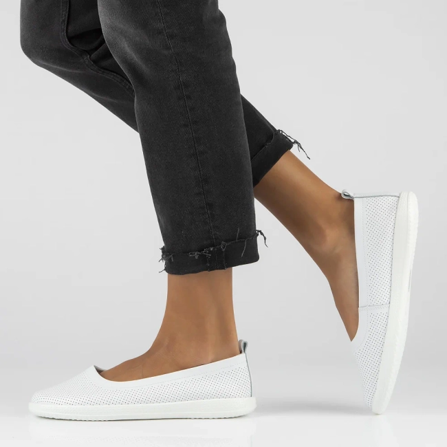 Leather shoes Filippo DP6023/24 WH white