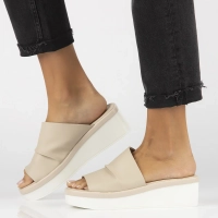 Skórzane klapki Filippo DK6147/24 BE beżowe