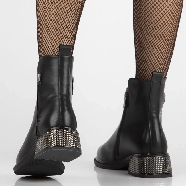 Leather ankle boots Filippo DBT6600/24 BK black