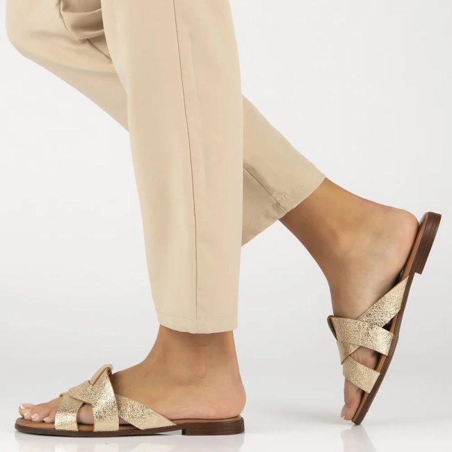 Leather flip-flops Filippo 40387 gold