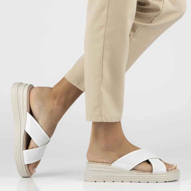 Leather flip-flops Filippo DK6707/25 WH white