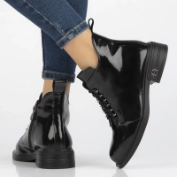 Leather ankle boots Filippo DBT6318/25 BK black