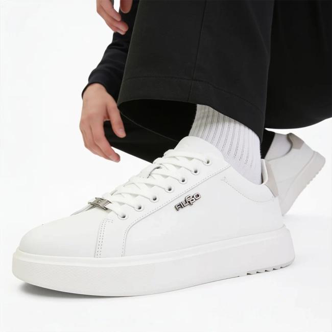 Skórzane sneakersy Filippo MP7840/26 WH białe