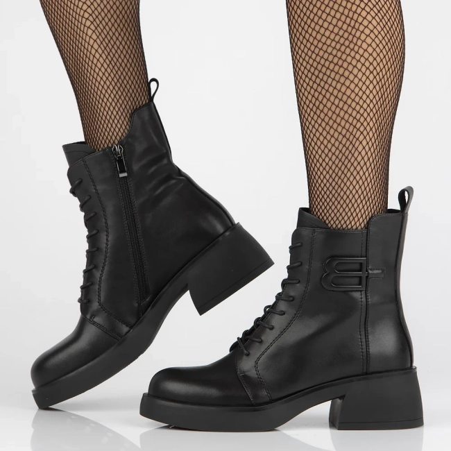 Leather ankle boots Filippo DBT6550/24 BK black