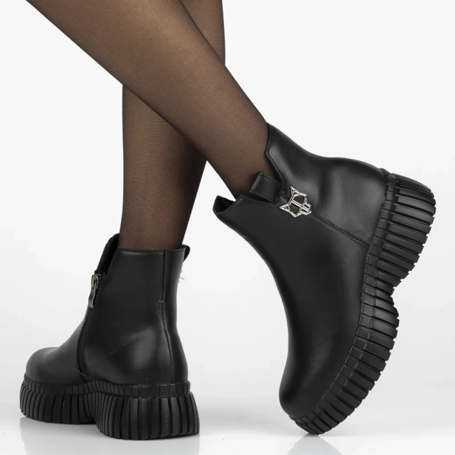 Leather ankle boots Filippo DBT7274/25 BK black