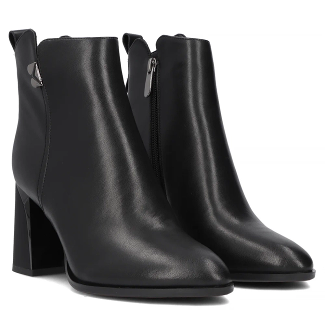 Skórzane botki na słupku Filippo DBT6578/24 BK czarne