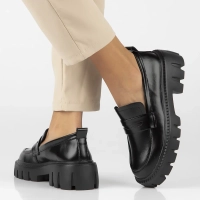 Skórzane półbuty na platformie Filippo DP6440/24 BK czarne