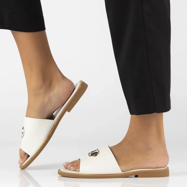 Klapki Filippo DK6216/24 WH białe