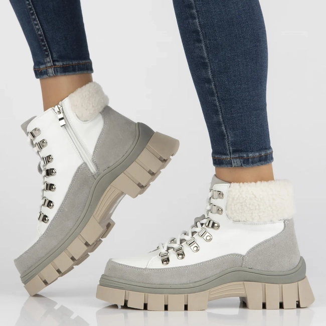 Skórzane trapery na platformie Filippo DBT6471/24 WH białe