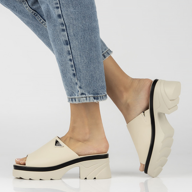 Leather flip-flops Filippo DK4616/23 BE beige