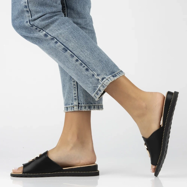 Leather flip-flops Filippo DK7042/25 BK black