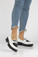 Skórzane półbuty Filippo DP3695/22 WH BK białe