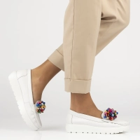 Skórzane mokasyny Filippo DP6828/25 WH białe