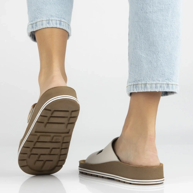 Leather flip-flops Maciejka P7537-22/00-4 beige